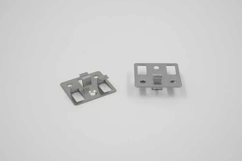 Clips Metalliques pour lame outdoor decking