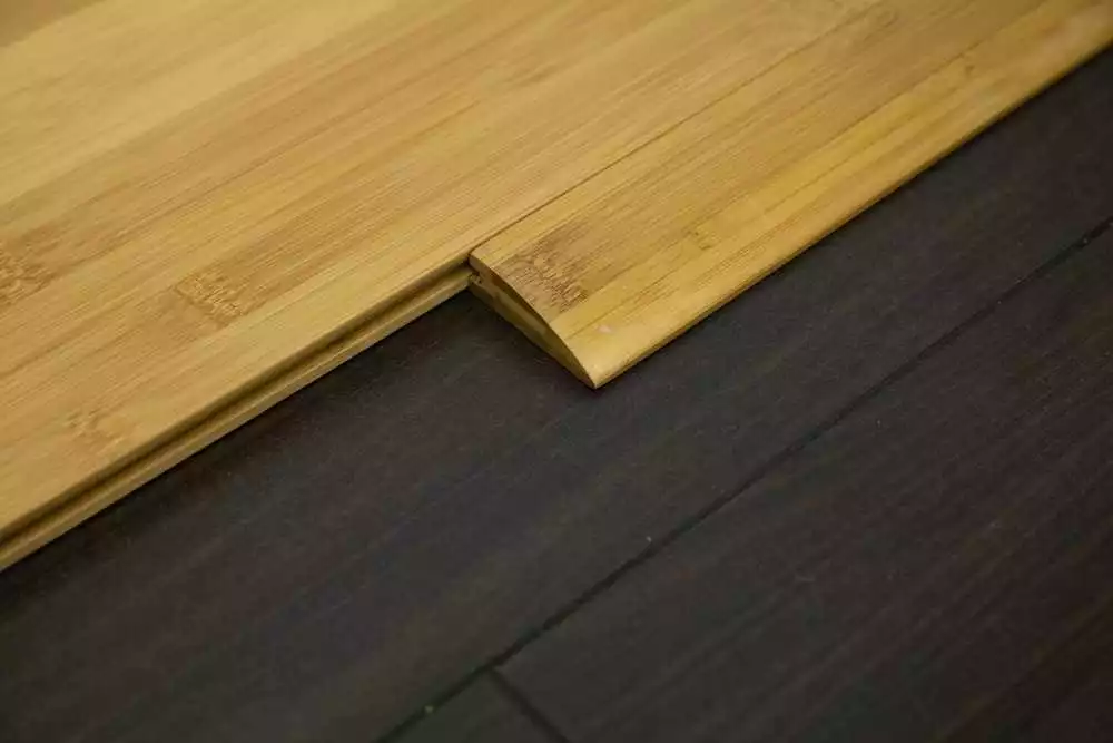 Barre de Seuil De Niveau Café, finition parquet sur DecoPlus Parquet