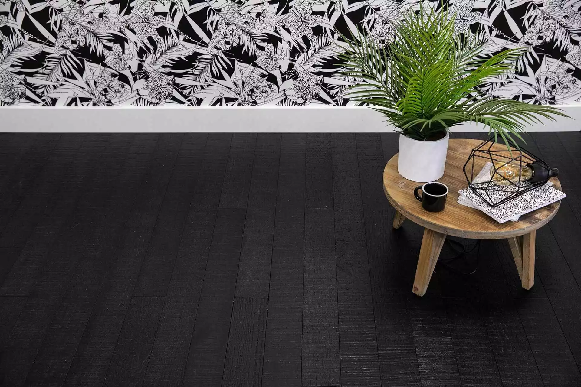 SAWN INTENSE BLACK SELECTION - Image 1
