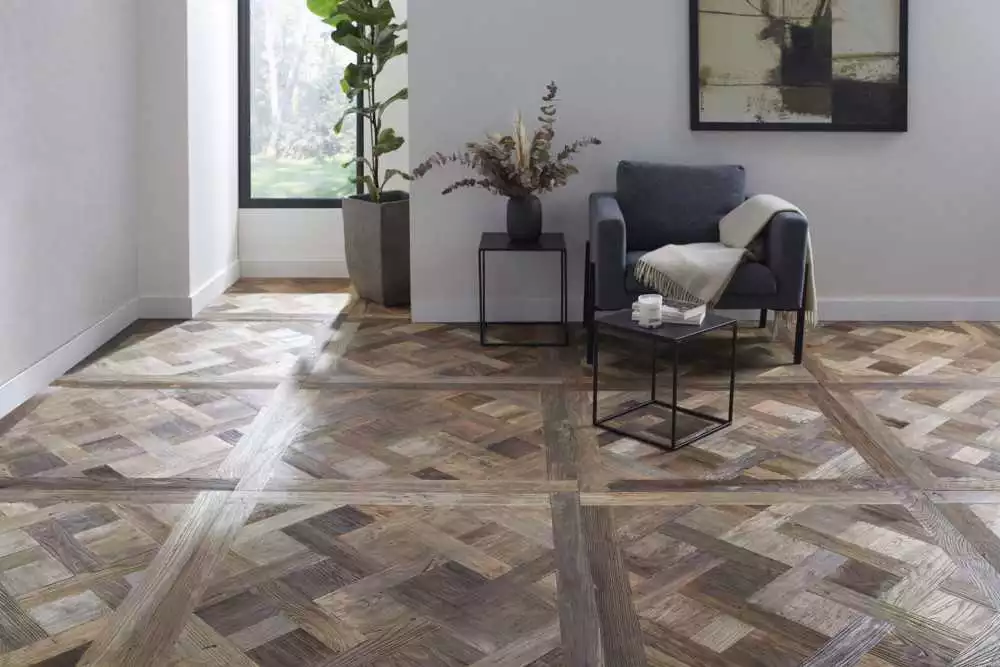 RECYCLED CENTENARY ELM VERSAILLES TILES
