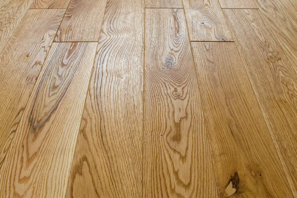 Parquet massif Chêne country brossé puis huilé, parquet pas cher