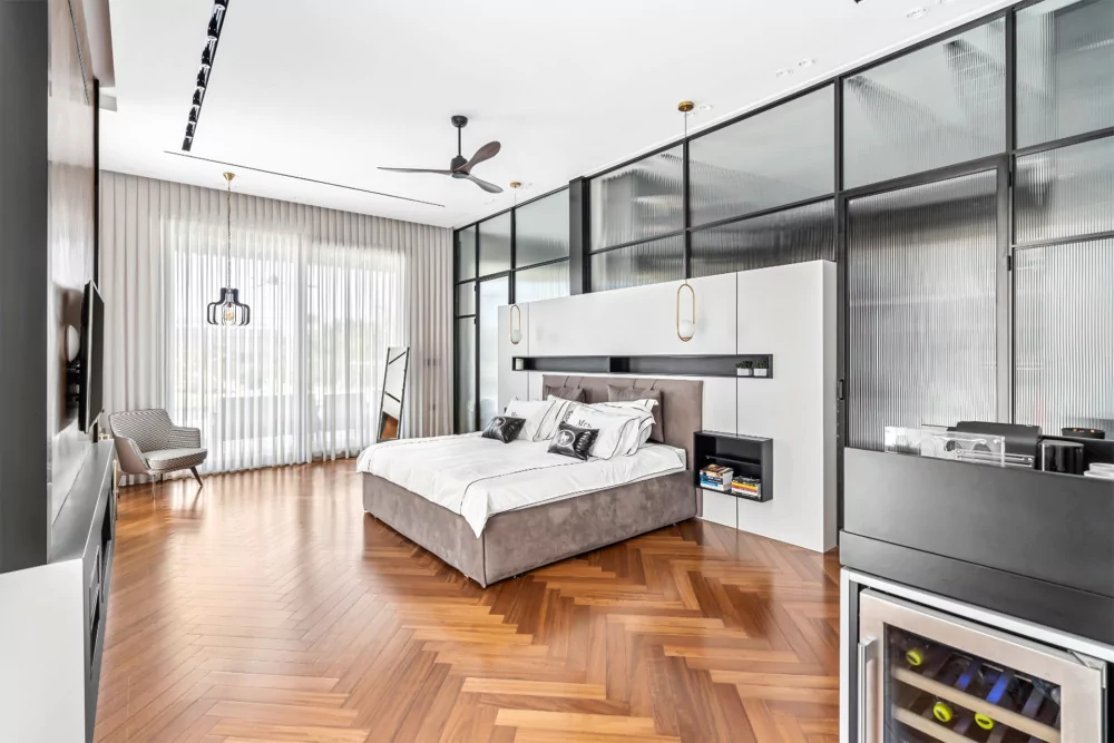 WALNUT SELECTION HERRINGBONE